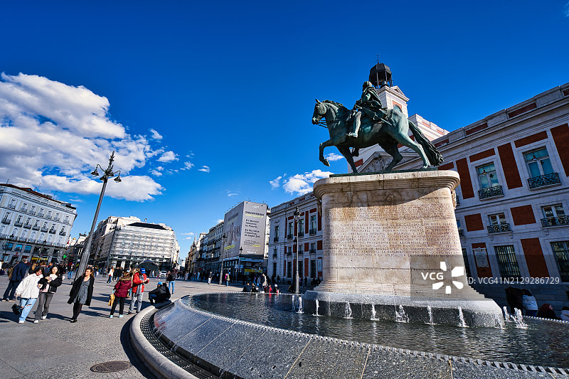 西班牙马德里太阳门广场图片素材