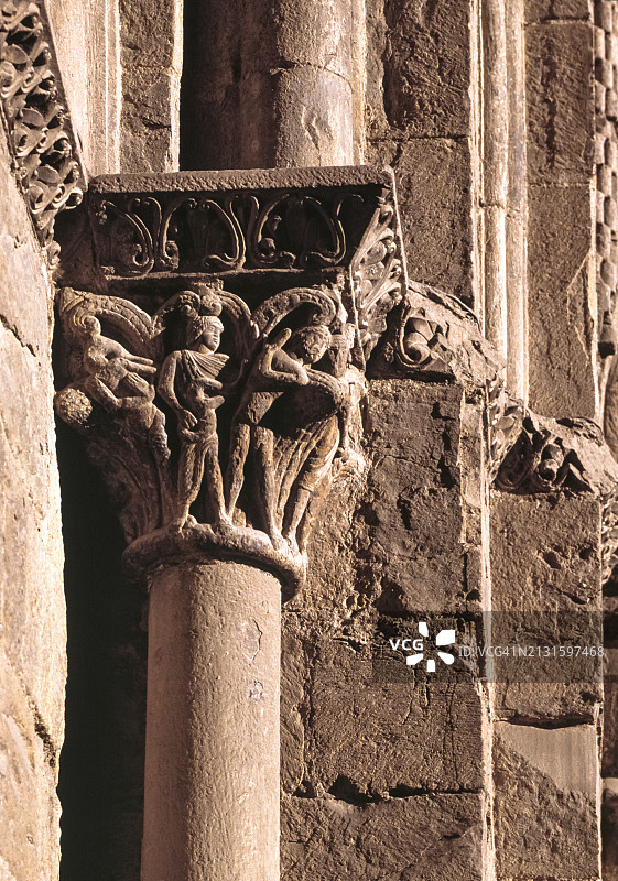哈卡大教堂的罗马式柱头，西班牙图片素材