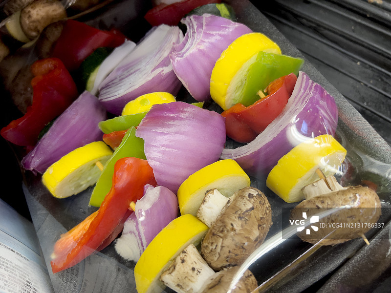 新鲜蔬菜烧烤特写图片素材