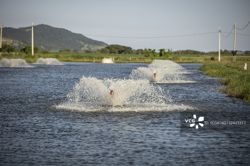 带增氧机的鱼缸图片素材