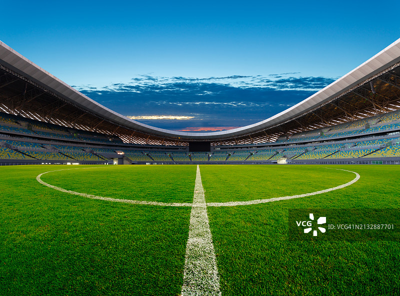 夜间足球场图片素材