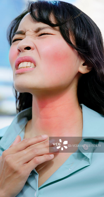 阳光下的女商人图片素材