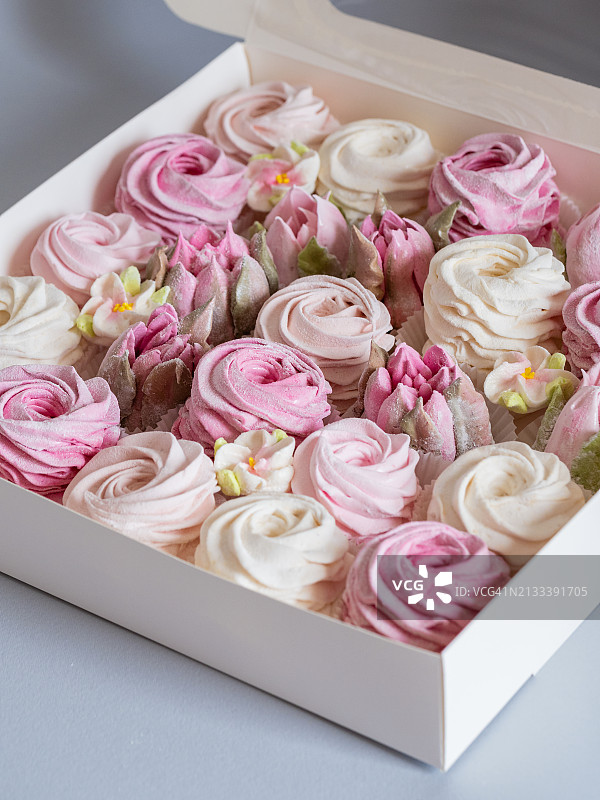 粉色奶油色玫瑰花软糖图片素材