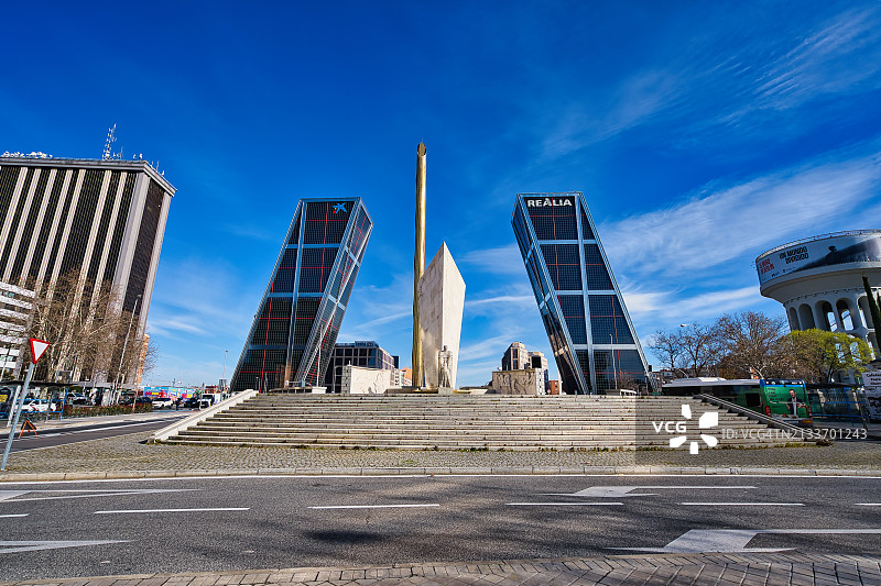 西班牙马德里的卡尔沃·索特洛纪念碑图片素材