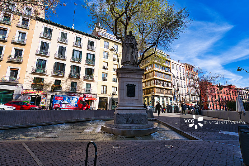 西班牙马德里蒂尔索·德·莫利纳广场图片素材