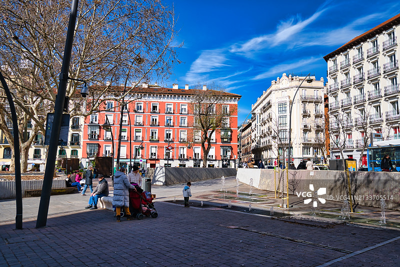 西班牙马德里蒂尔索·德·莫利纳广场图片素材
