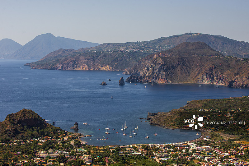 从武尔卡诺看伊奥利亚群岛图片素材