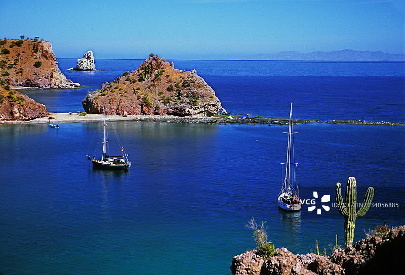 在科尔特斯海的巴哈划船、海上皮划艇图片素材