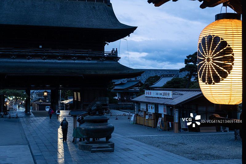 日本长野的善光寺图片素材