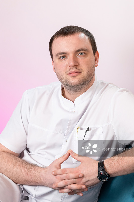 试管婴儿诊所的妇产科生殖专家肖像图片素材