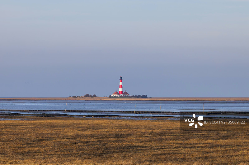 旅游目的地：德国石勒苏益格-荷尔斯泰因州韦斯特海弗灯塔图片素材
