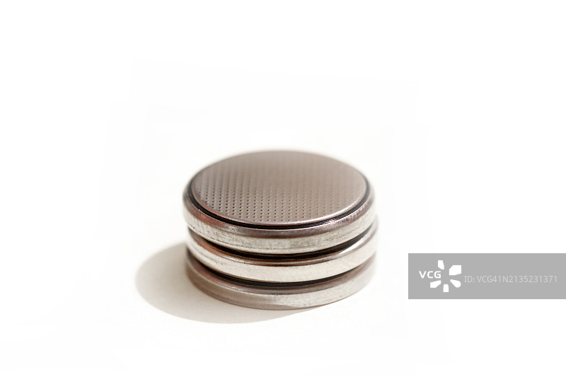 用过的CR2032锂纽扣电池图片素材