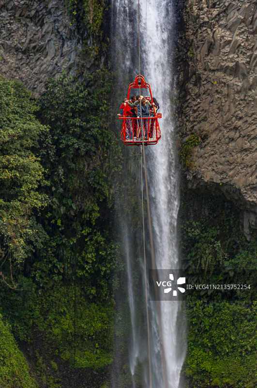 厄瓜多尔：巴尼奥斯附近马查伊瀑布图片素材