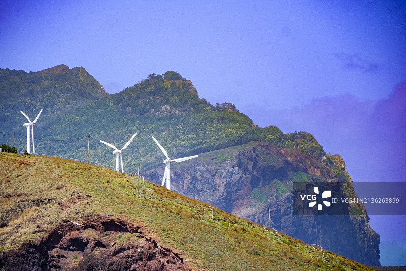 山上的可再生风能图片素材