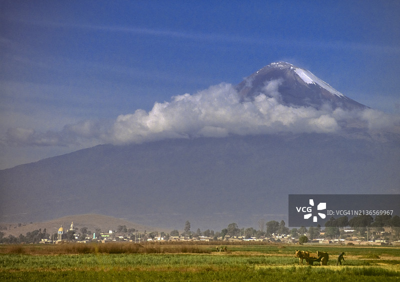 奥里萨巴火山，墨西哥普埃布拉图片素材