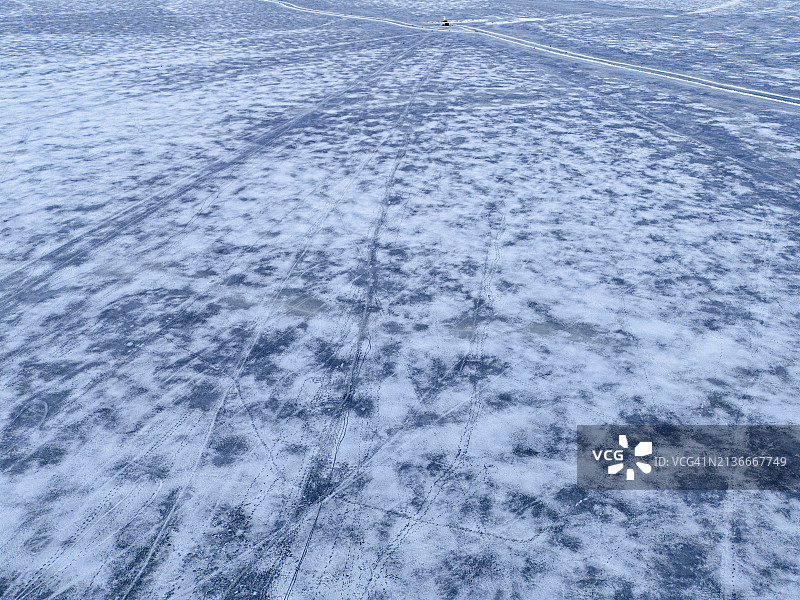 冰冻湖面抽象图案航拍图片素材