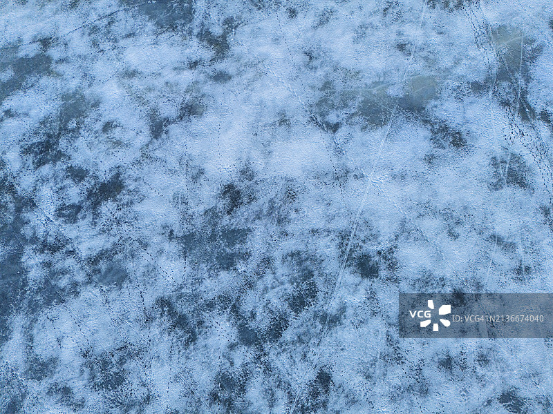 冰冻湖面抽象图案航拍图片素材