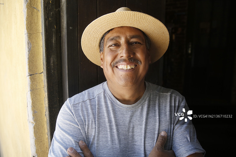 中年男子可信赖的面容图片素材