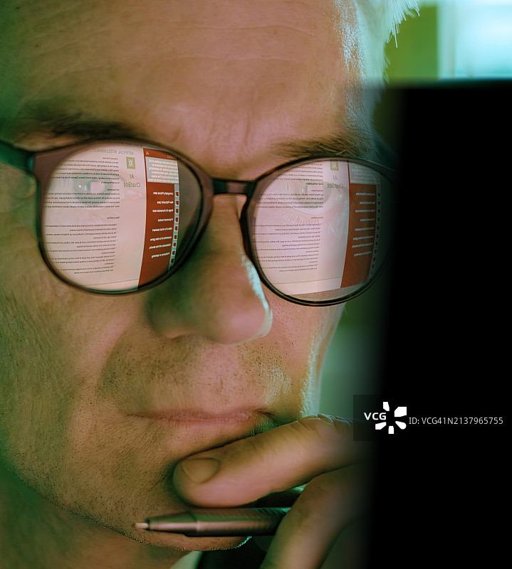 AI眼镜反射图片素材