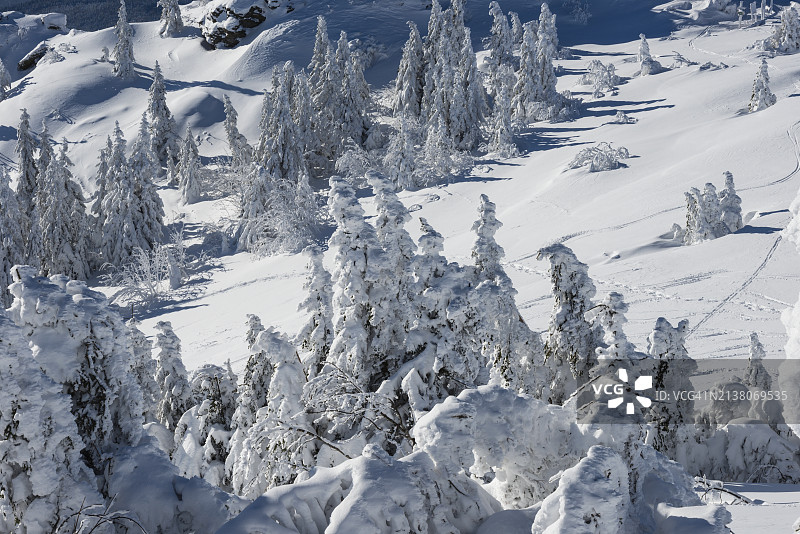 德国阿尔伯峰冬季景观图片素材