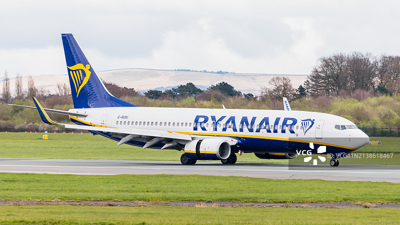 瑞安航空波音737-8AS图片素材