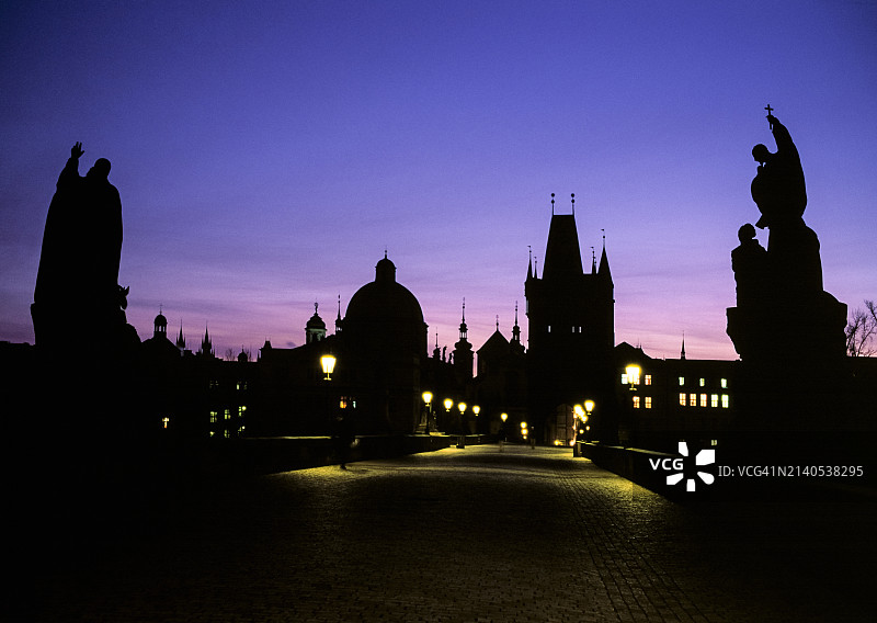 查理四世大桥的日出图片素材