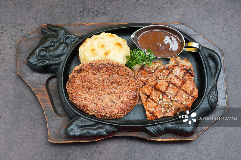 铁板香煎牛肉套餐图片素材
