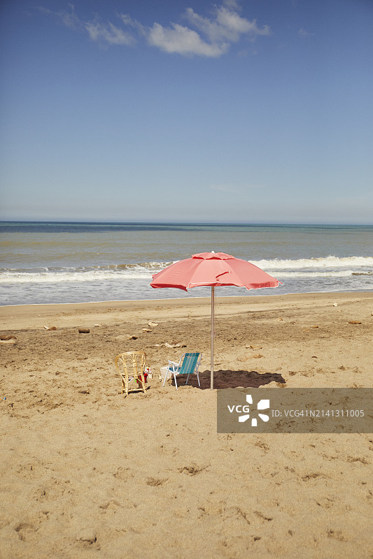 阳光明媚的海滩图片素材