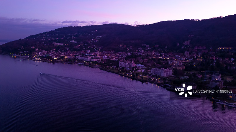 海边的城市景观图片素材