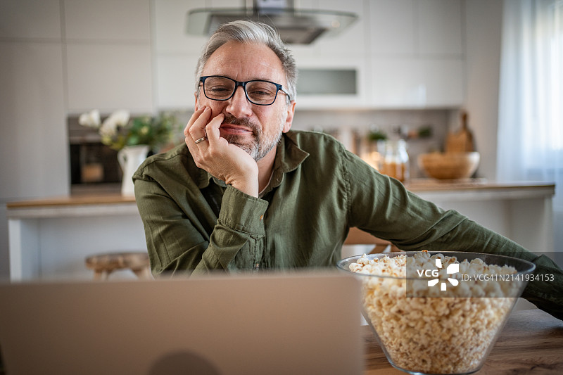 我喜欢这个新的在线电影观看平台图片素材