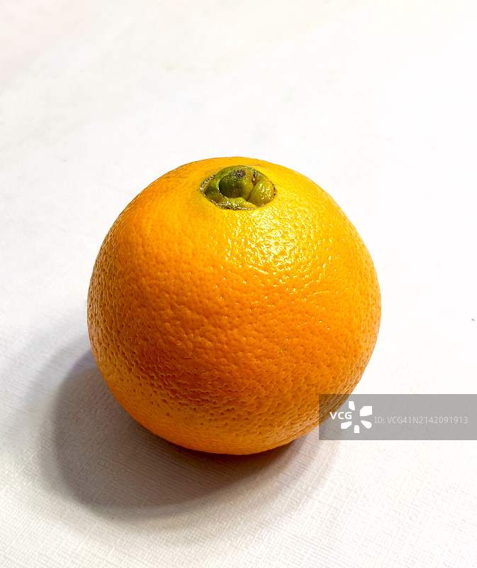 一颗成熟的脐橙图片素材