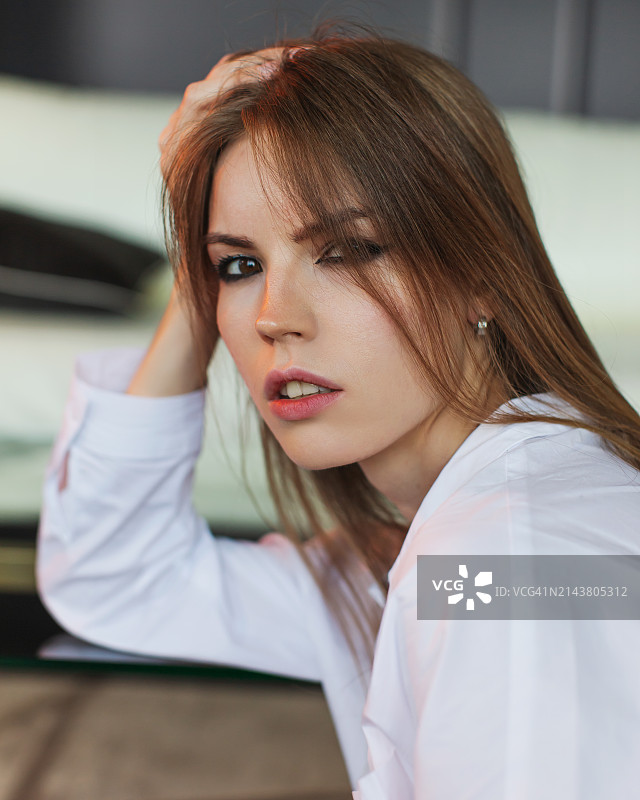 身着时尚服装的模特图片素材