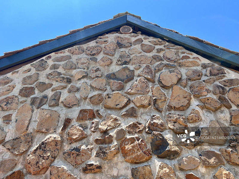 传统天然砖房和屋顶背景图片素材