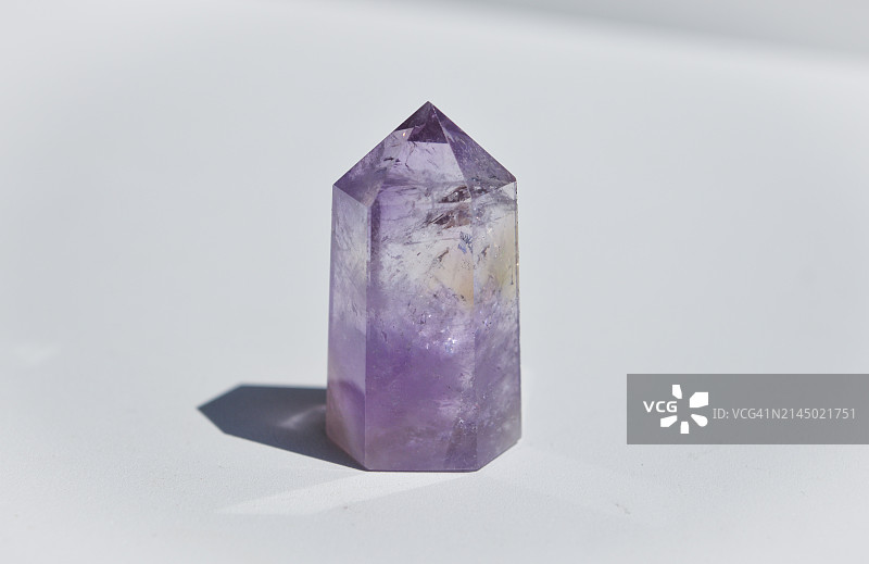 紫水晶晶簇图片素材