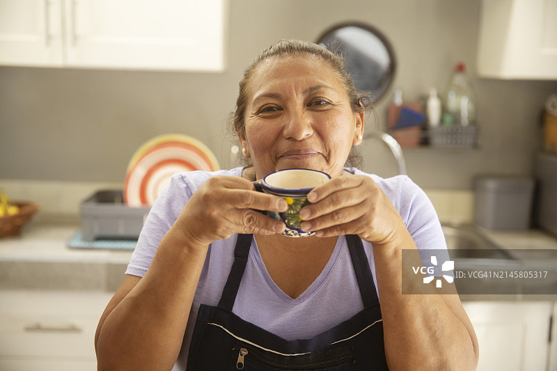 厨房里的幸福图片素材