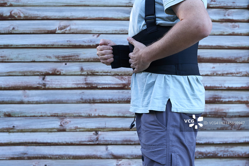 腰椎支撑带应用图片素材