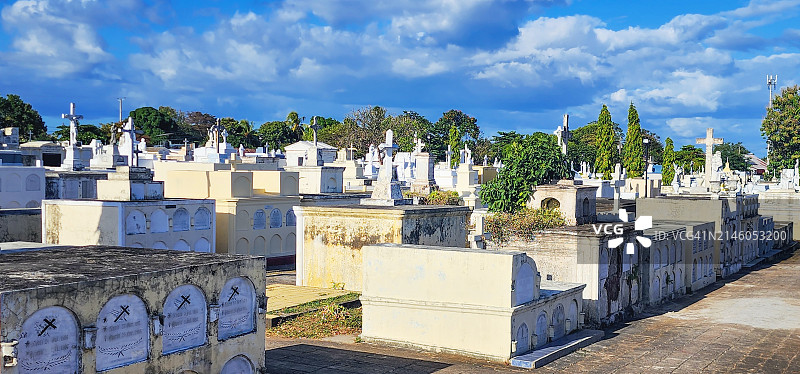 格拉纳达公墓的陵墓和墓碑图片素材