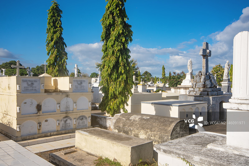 格拉纳达公墓的陵墓和墓碑图片素材