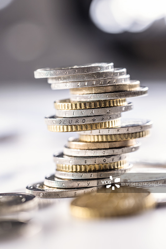 欧元货币硬币堆叠金融概念图片素材