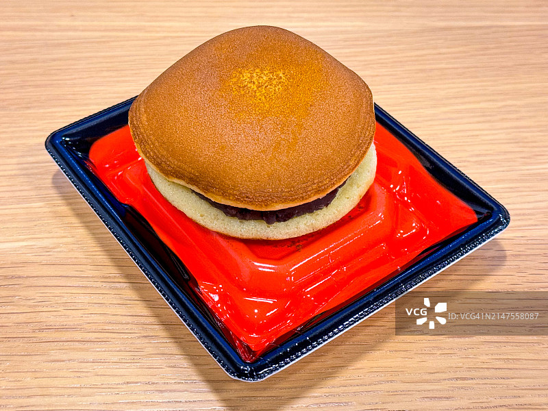 铜锣烧：甜蜜的豆沙美食图片素材