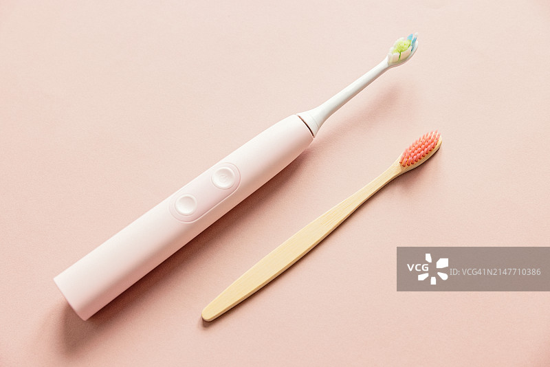 牙刷和电动牙刷图片素材