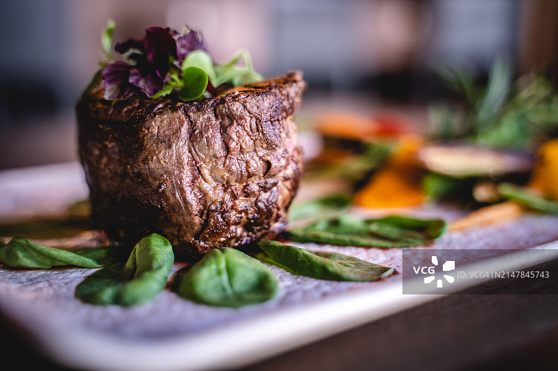 餐厅肉类餐点视角图片素材