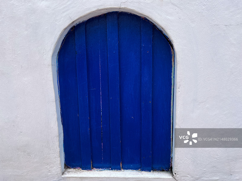 墙上的彩色窗户图片素材