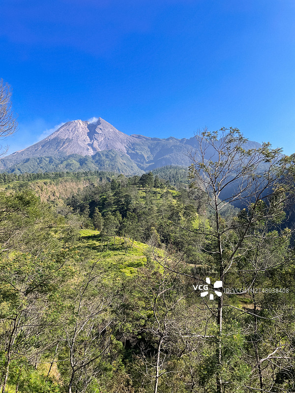 印度尼西亚默拉皮火山景观图片素材