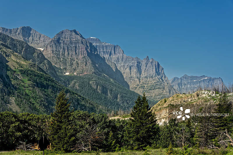 想象力驰骋山野图片素材