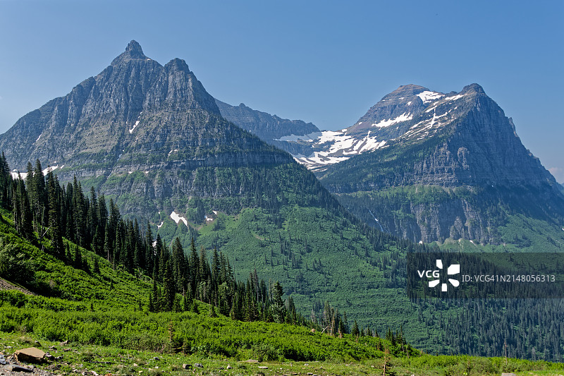 路易斯山脉中部山峰与山脊，含炮台山和奥伯林山图片素材