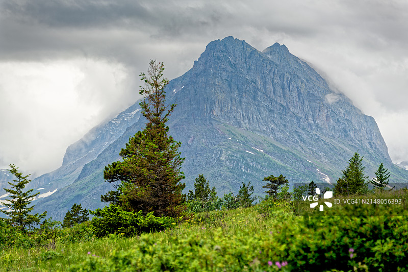 我对山的情诗图片素材