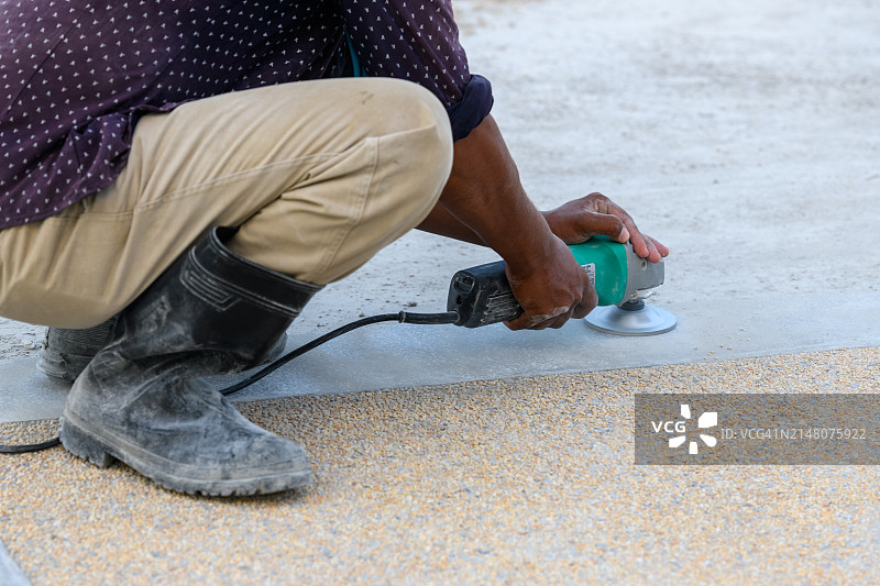 手扶研磨机抛光水泥地面图片素材