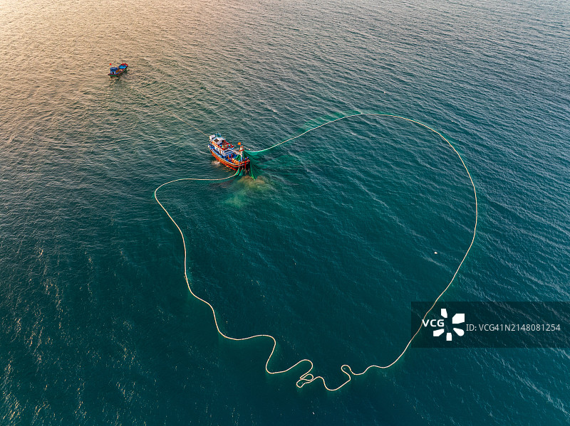 在芽庄海域捕鱼图片素材