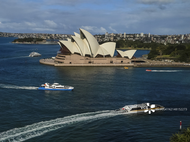 悉尼歌剧院和悉尼海湾，澳大利亚图片素材